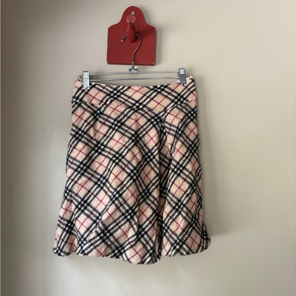 Burberry Plaid Mini Side Slit Skirt 38 - Picture 4 of 9
